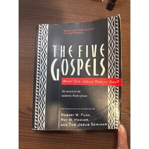 The Five Gospels + El Nuevo Testamento (Spanish Bible) – Christian Book Bundle